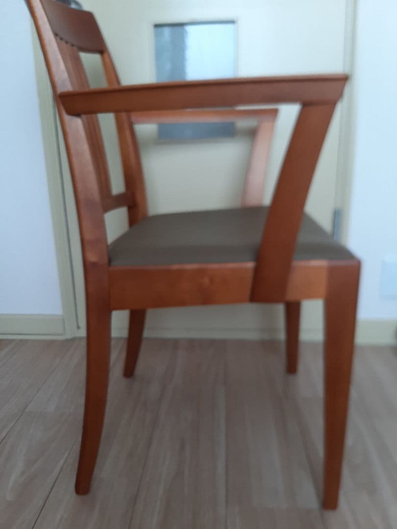 ダイニングチェア　クラレインテリア　クラビアン　肘付き