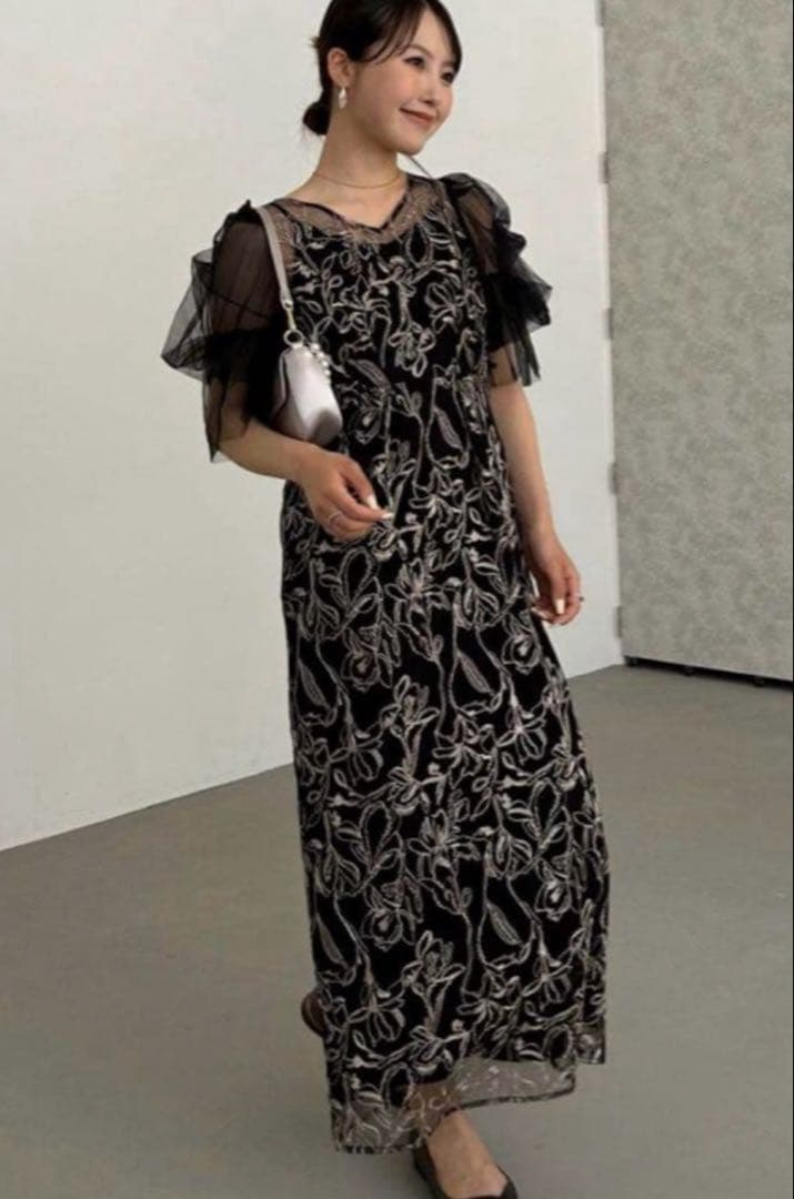 LE’RURE リルアー　Fluffy sleeve pencil dress