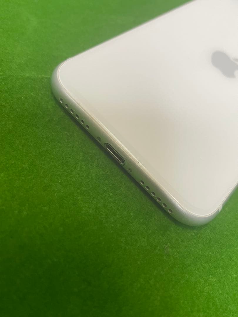 Apple iPhone SE 第2世代 64GB ホワイト SIMフリー