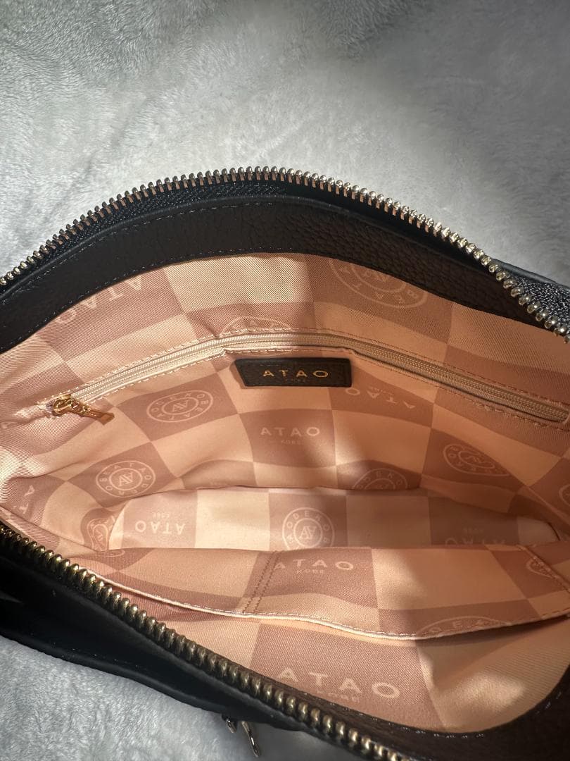 ATAO アタオ　ウィークエンド　ショルダーバッグ　レザー　ブラック