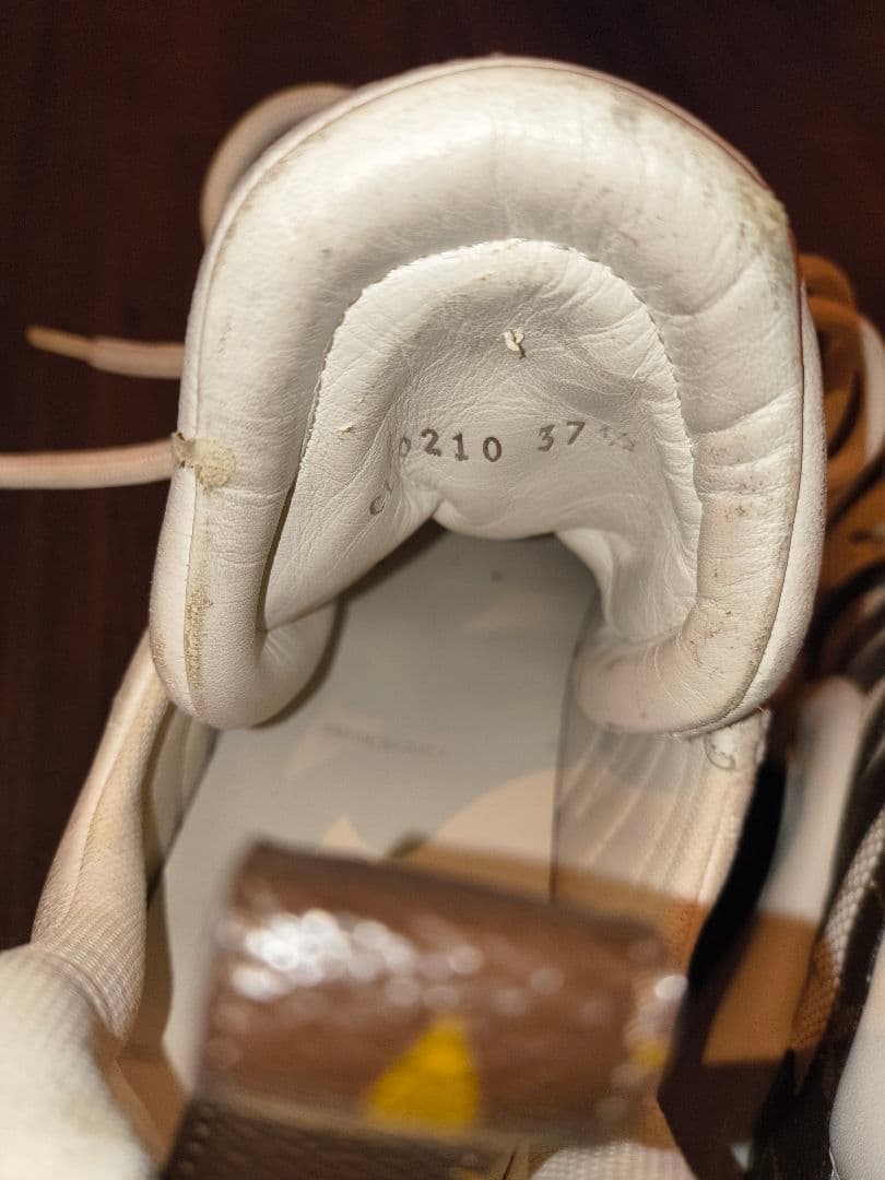 ヴィトン　アークライト　スニーカー　37ハーフ　レディース