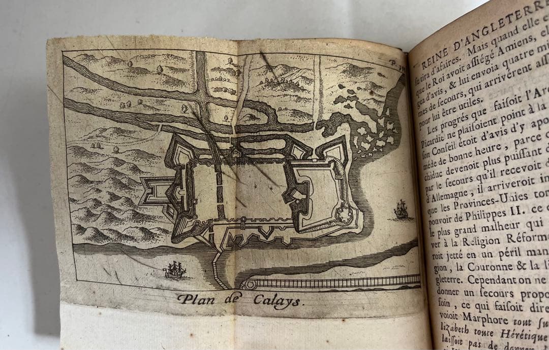 古本　1696年出版　「イギリス女王エリザベス一世の人生」　第2巻　フランス語