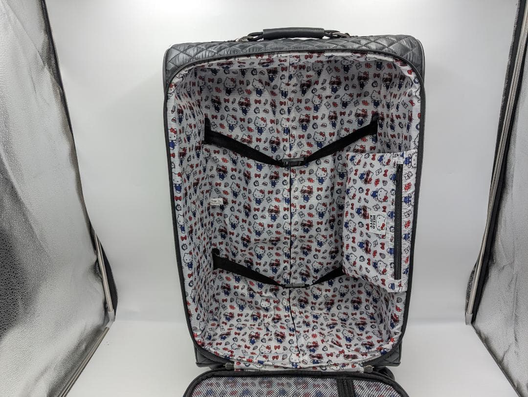 極美品　キティーちゃん キャリーケース　キルティング　サンリオライセンス正規品