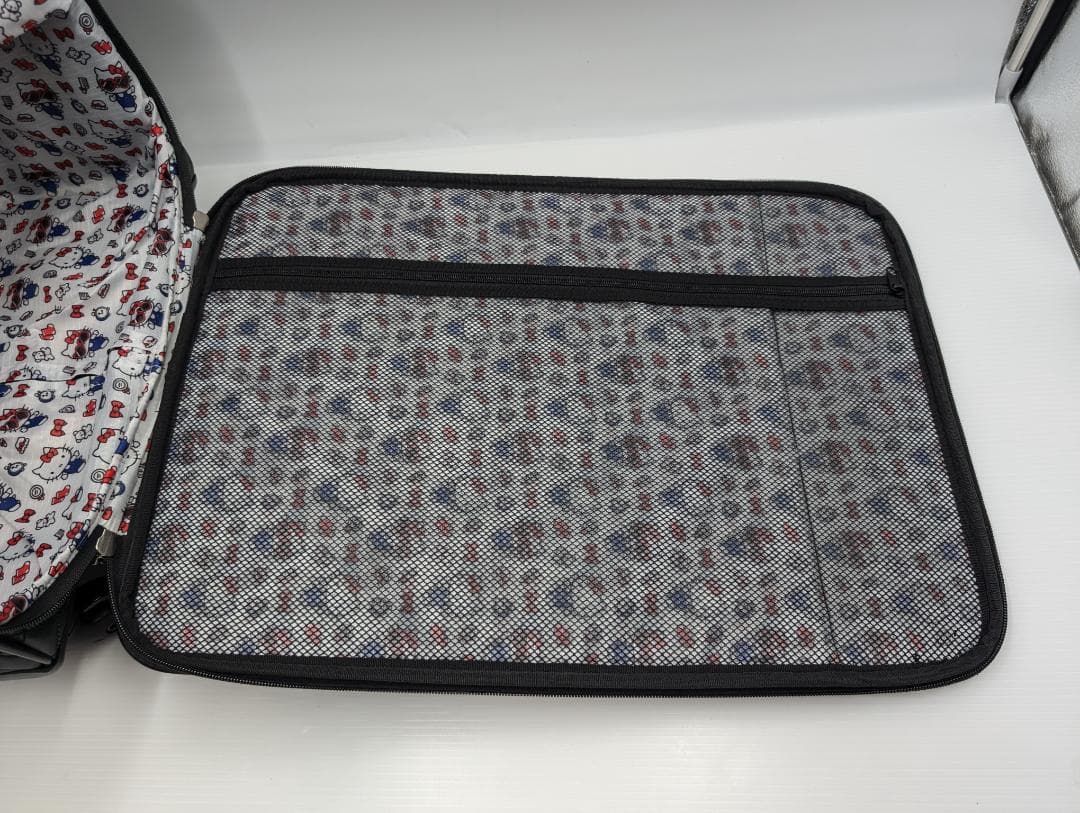 極美品　キティーちゃん キャリーケース　キルティング　サンリオライセンス正規品