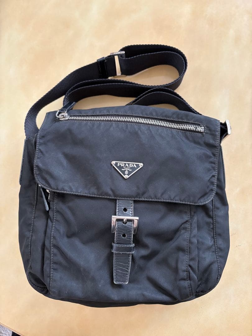 PRADA プラダ ショルダーバッグ ワンショルダー 三角ロゴ 斜め掛け