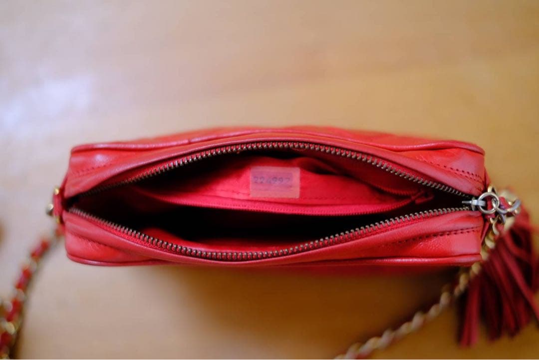 Chanel赤いキルティングショルダーバッグ　返品交換不可 値下げしました