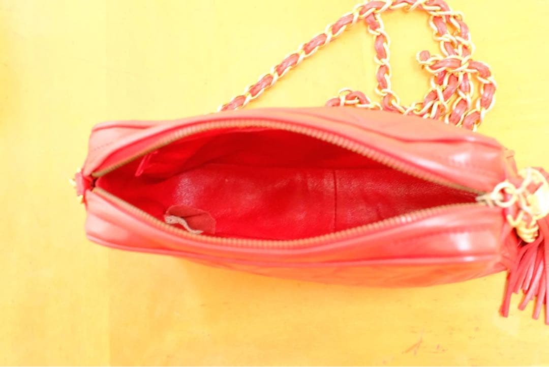 Chanel赤いキルティングショルダーバッグ　返品交換不可 値下げしました