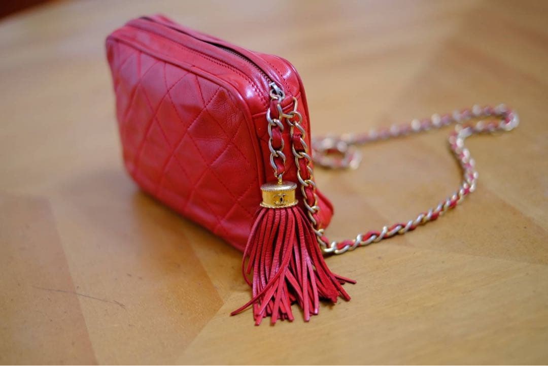 Chanel赤いキルティングショルダーバッグ　返品交換不可 値下げしました