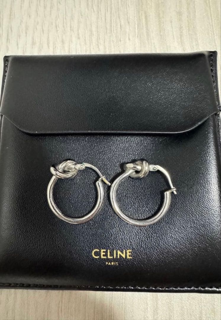CELINE ノットデザイン フープピアス