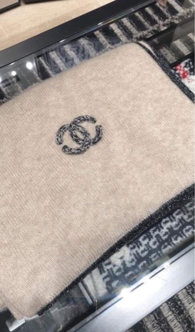 CHANELカシミヤ大判ストール　マフラー