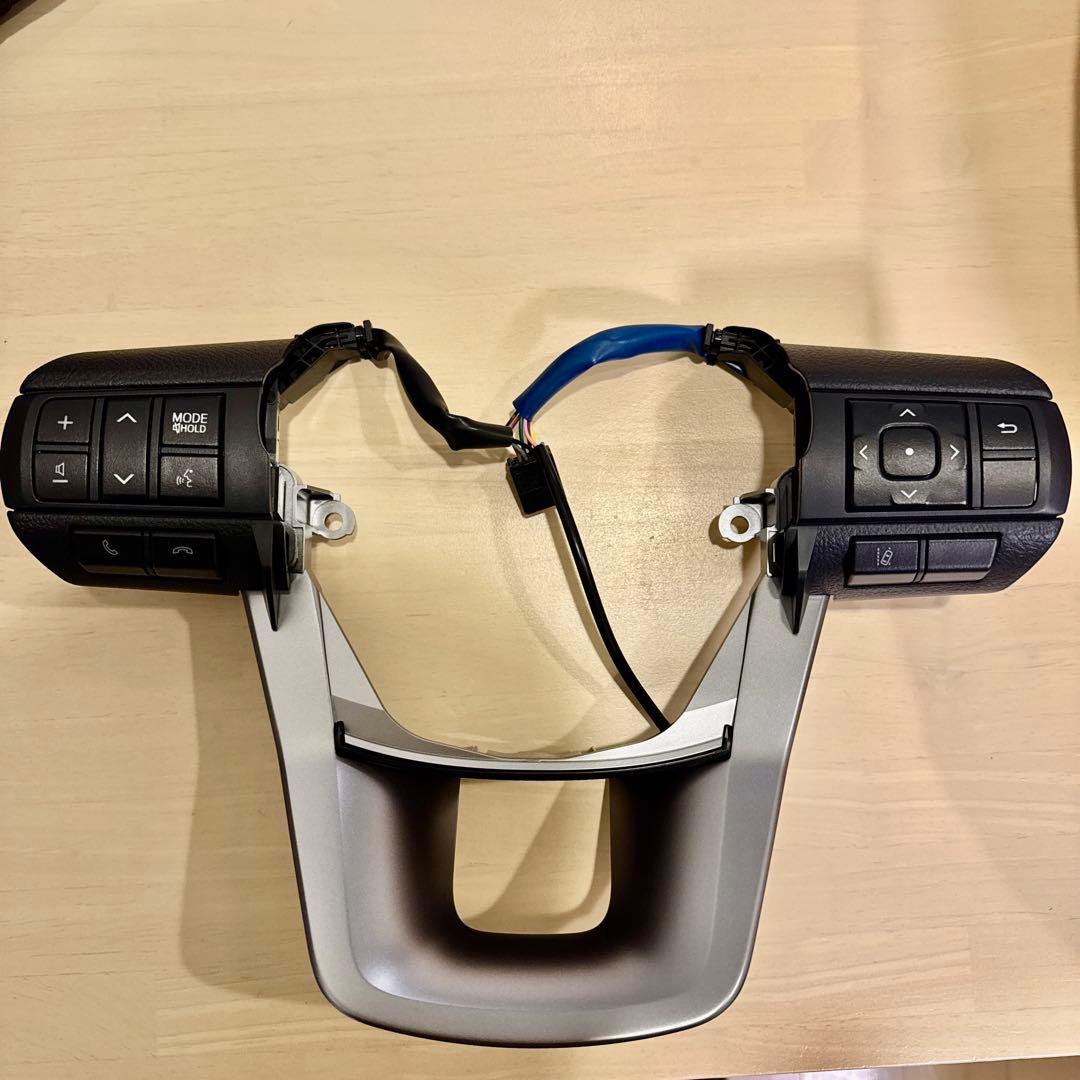 トヨタ純正 ランクル70 GDJ76W ステアリングスイッチ