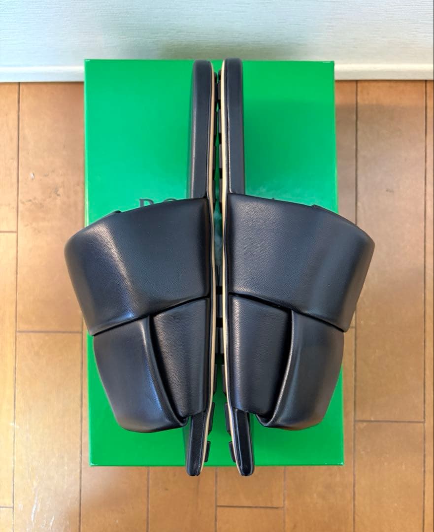 【大きいサイズ】28cmボッテガヴェネタ　フラットサンダル