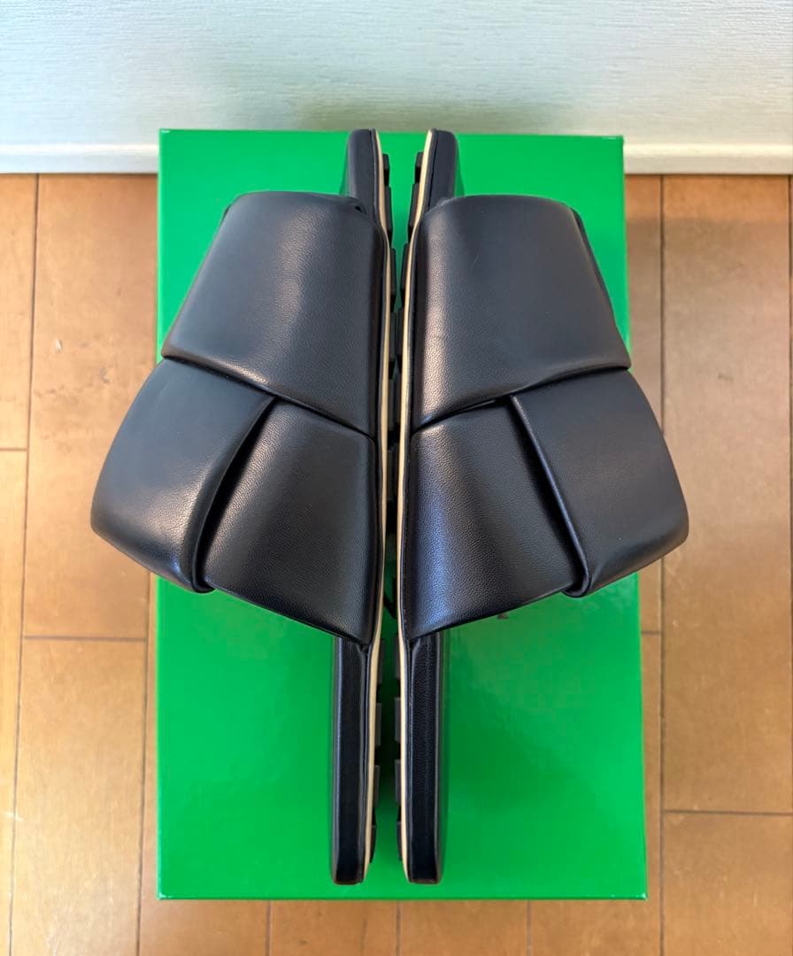 【大きいサイズ】28cmボッテガヴェネタ　フラットサンダル