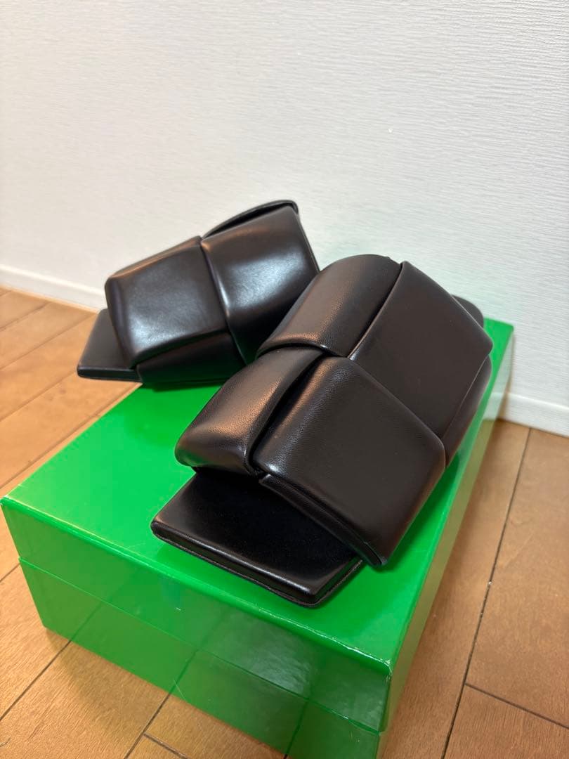 【大きいサイズ】28cmボッテガヴェネタ　フラットサンダル