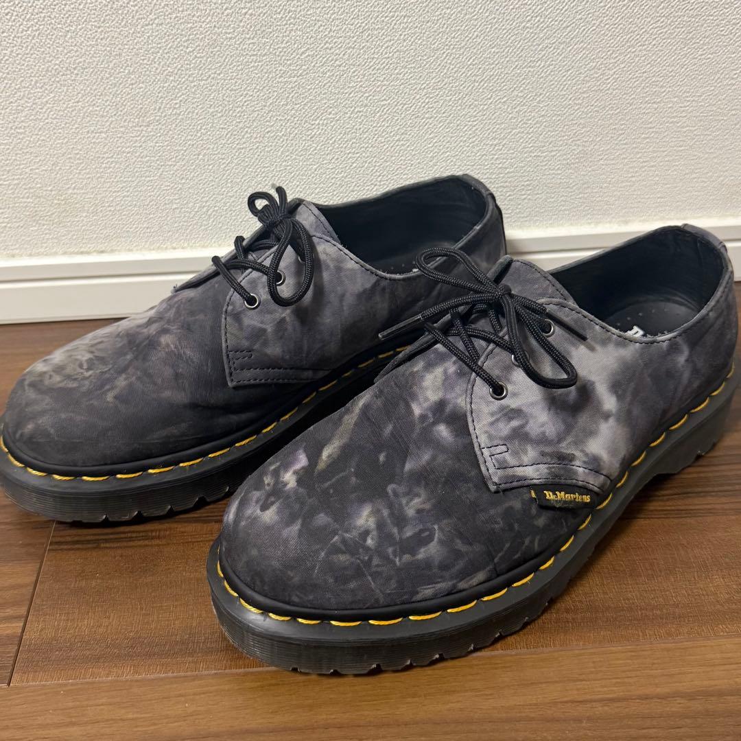 Dr. Martens PLEASURES ブラック・グレータイダイ ローファー