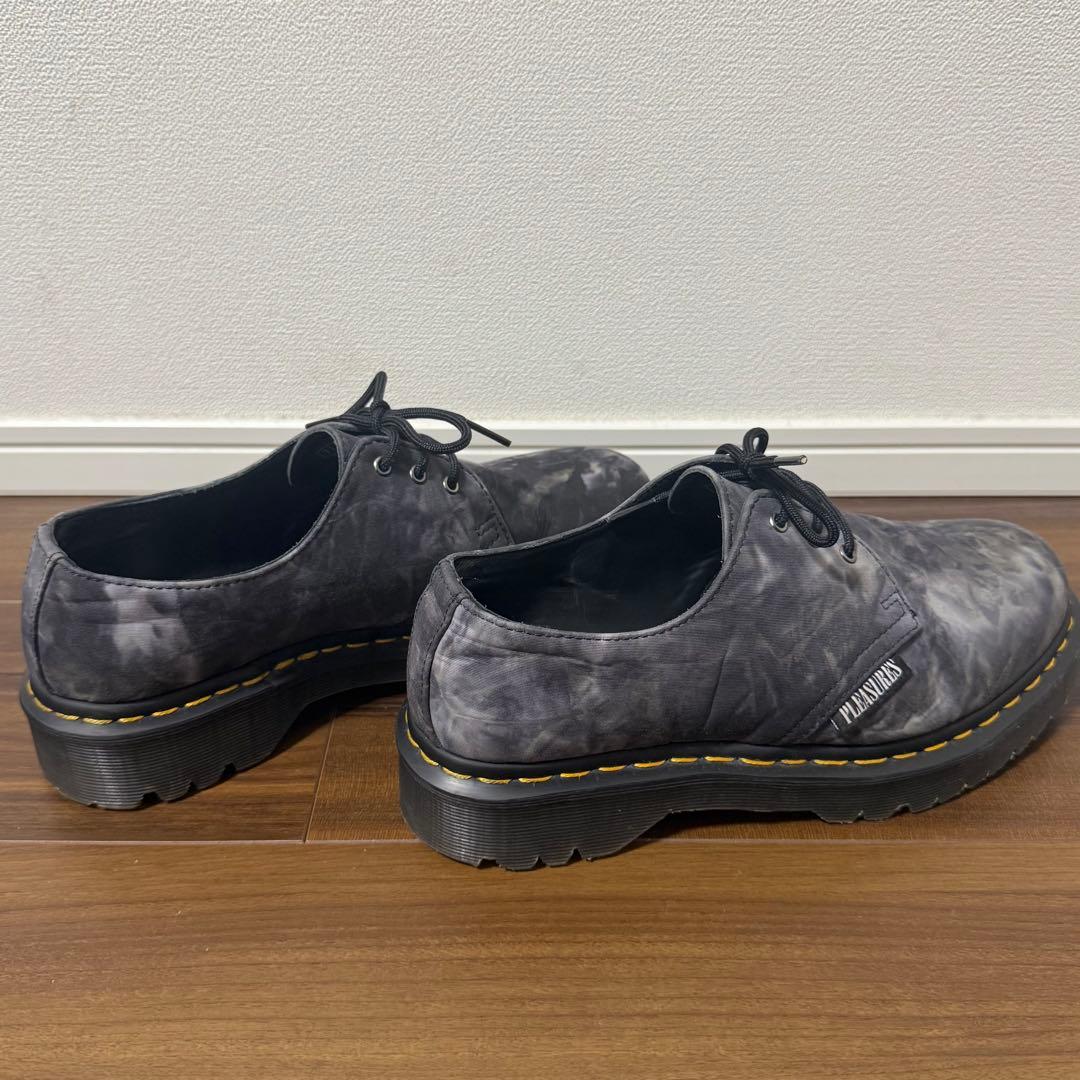 Dr. Martens PLEASURES ブラック・グレータイダイ ローファー