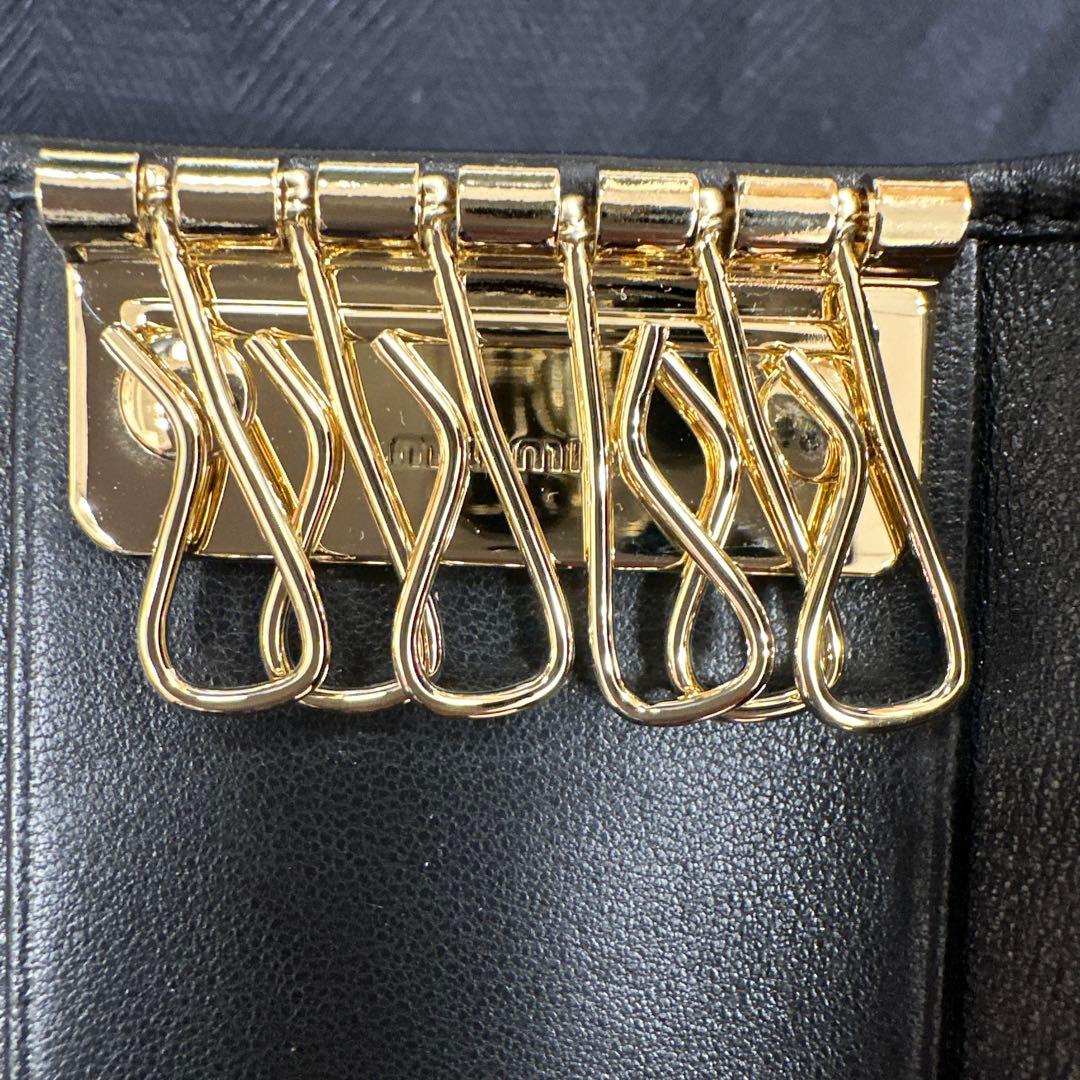 新品未使用　MIU MIUマトラッセキーケース