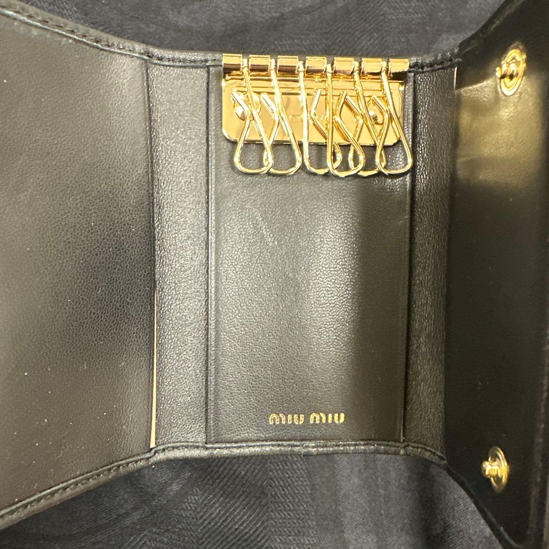 新品未使用　MIU MIUマトラッセキーケース