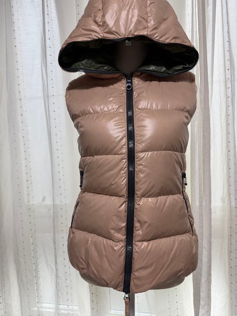 ☘️DUVETICA フード付きダウンベスト ベージュサイズ40