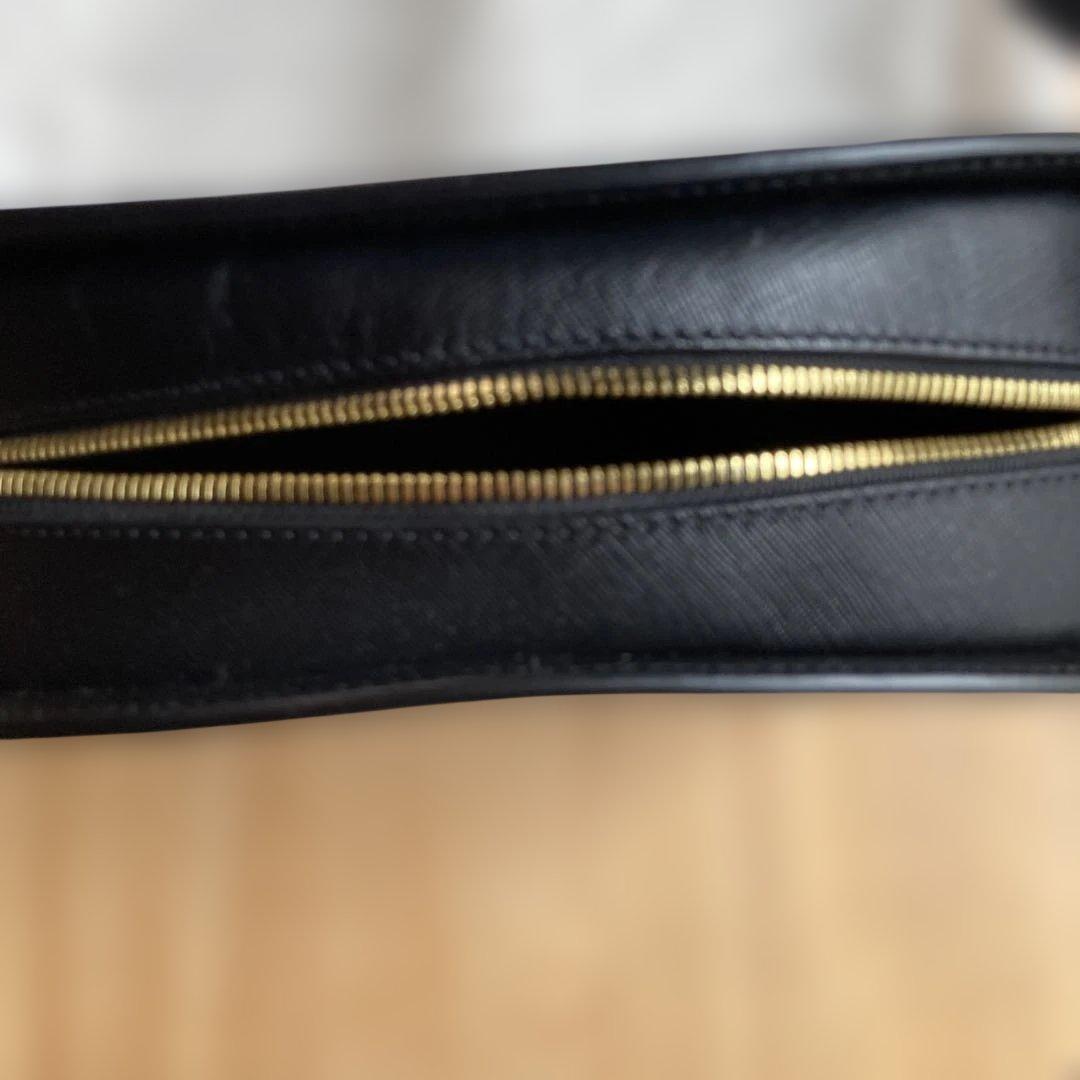 A.P.C. ハーフムーンブラックショルダーバッグ