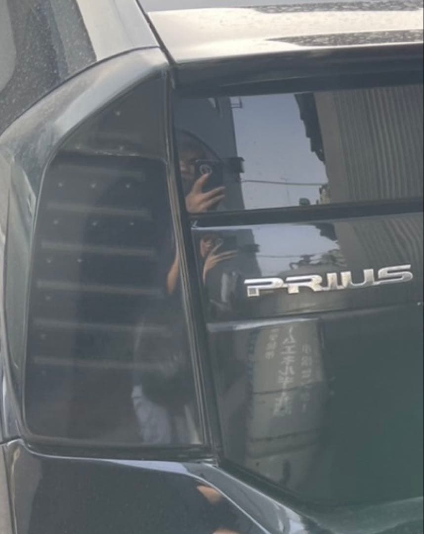 最初出品　ZVW30系プリウスフルファイバーテールランプ スモークレンズ