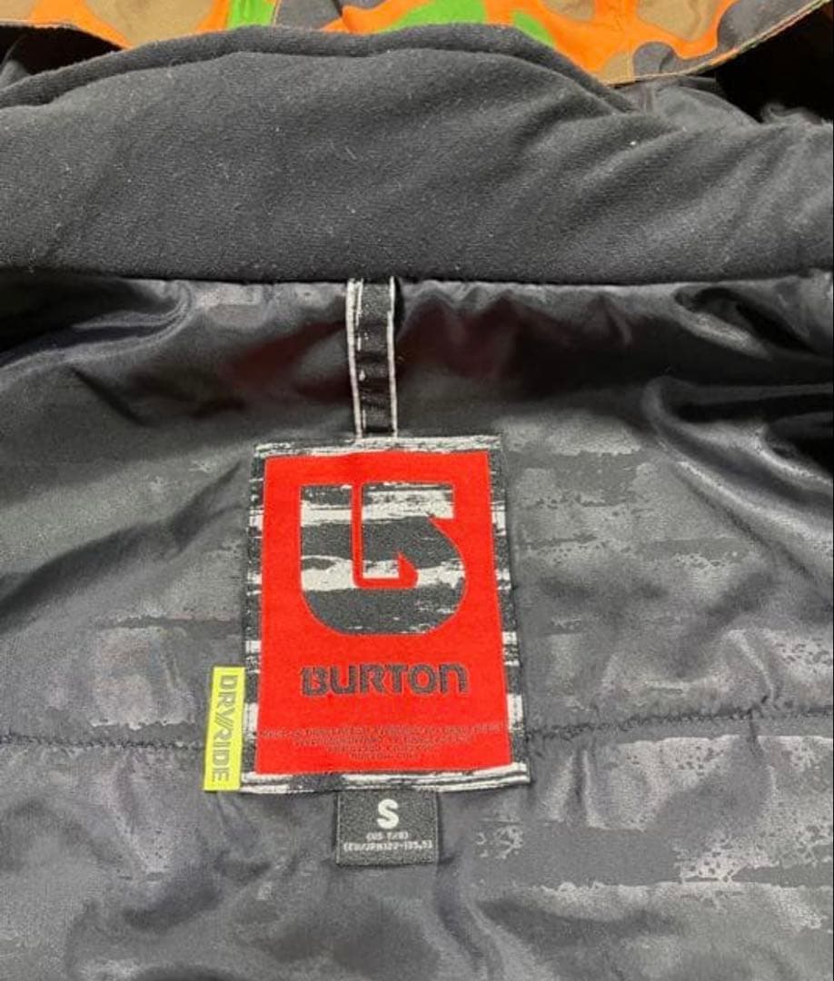 目立ちます⭐︎✴︎ラスト値下げBURTON キッズ スノーウエア S size❤️