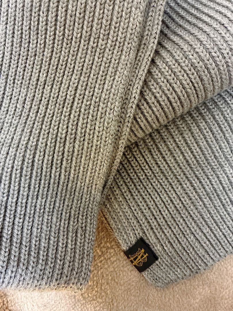 【美品】人気定番デザイン　BATONER マフラー　グレー