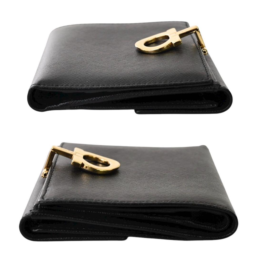 【極美品】サルヴァトーレフェラガモ　ガンチーニ　二つ折り財布　ウォレット　黒