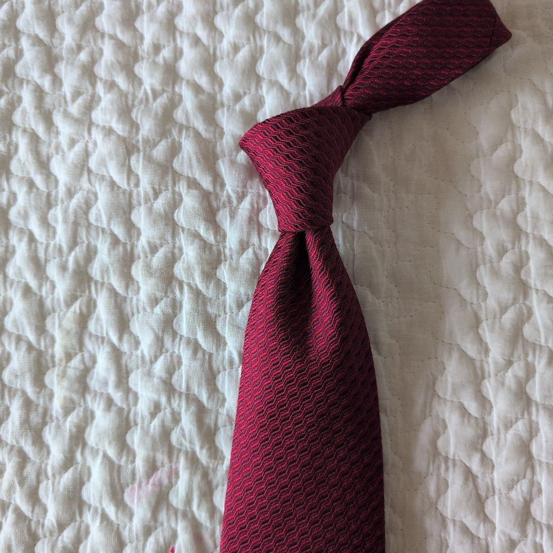 ★美品★HERMES　エルメス　ネクタイ　レッド　波模様　ビジネス　シルク