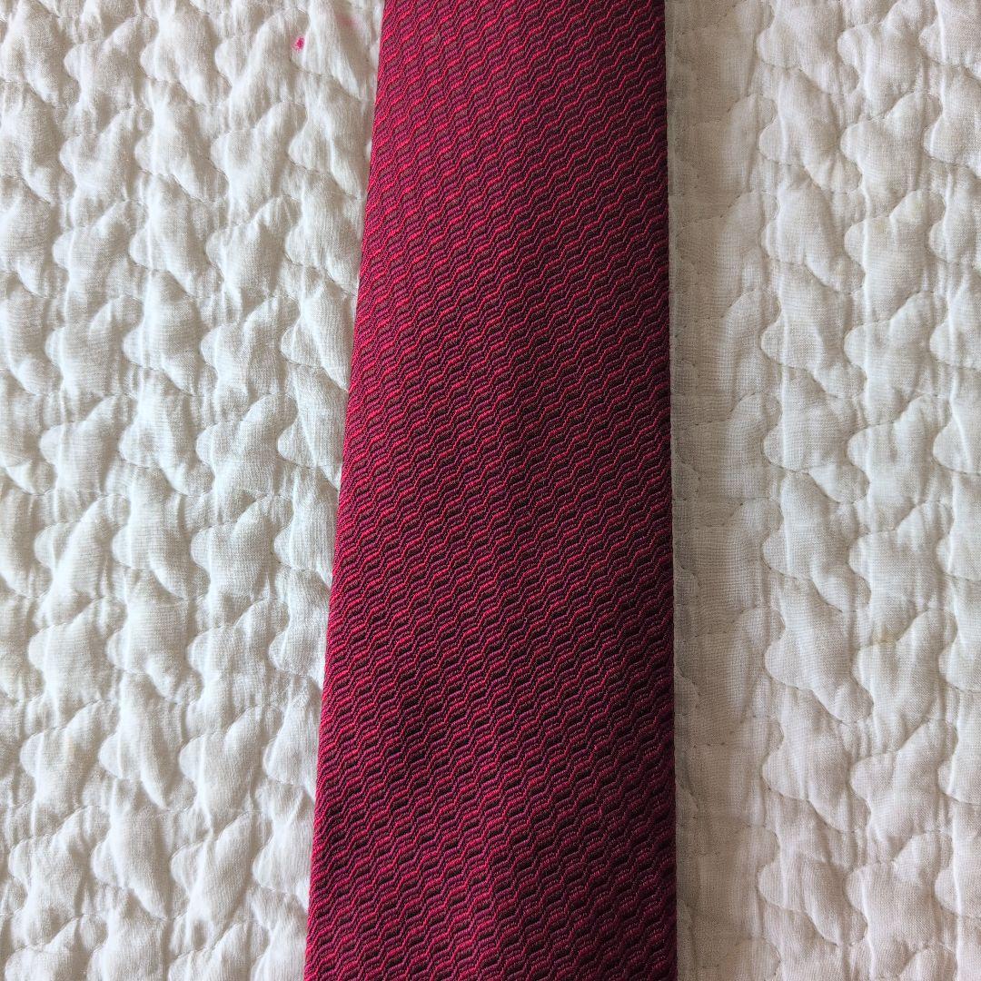 ★美品★HERMES　エルメス　ネクタイ　レッド　波模様　ビジネス　シルク