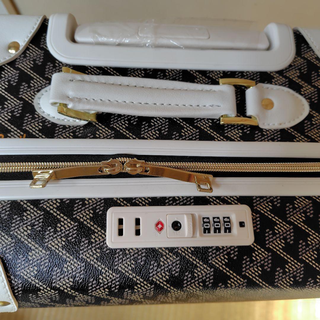 レザレクションキャリーケース ブラック/ホワイト　限定カラー 新品未使用