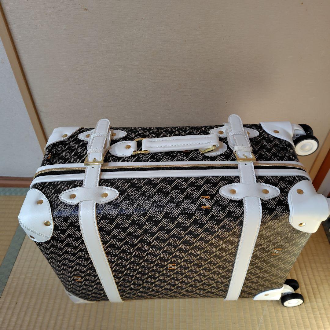 レザレクションキャリーケース ブラック/ホワイト　限定カラー 新品未使用