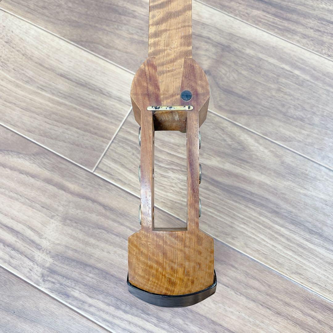 【希少】三味線 中棹 白紅木 犬皮 丸打胴 一本溝 天然糸巻き 撥