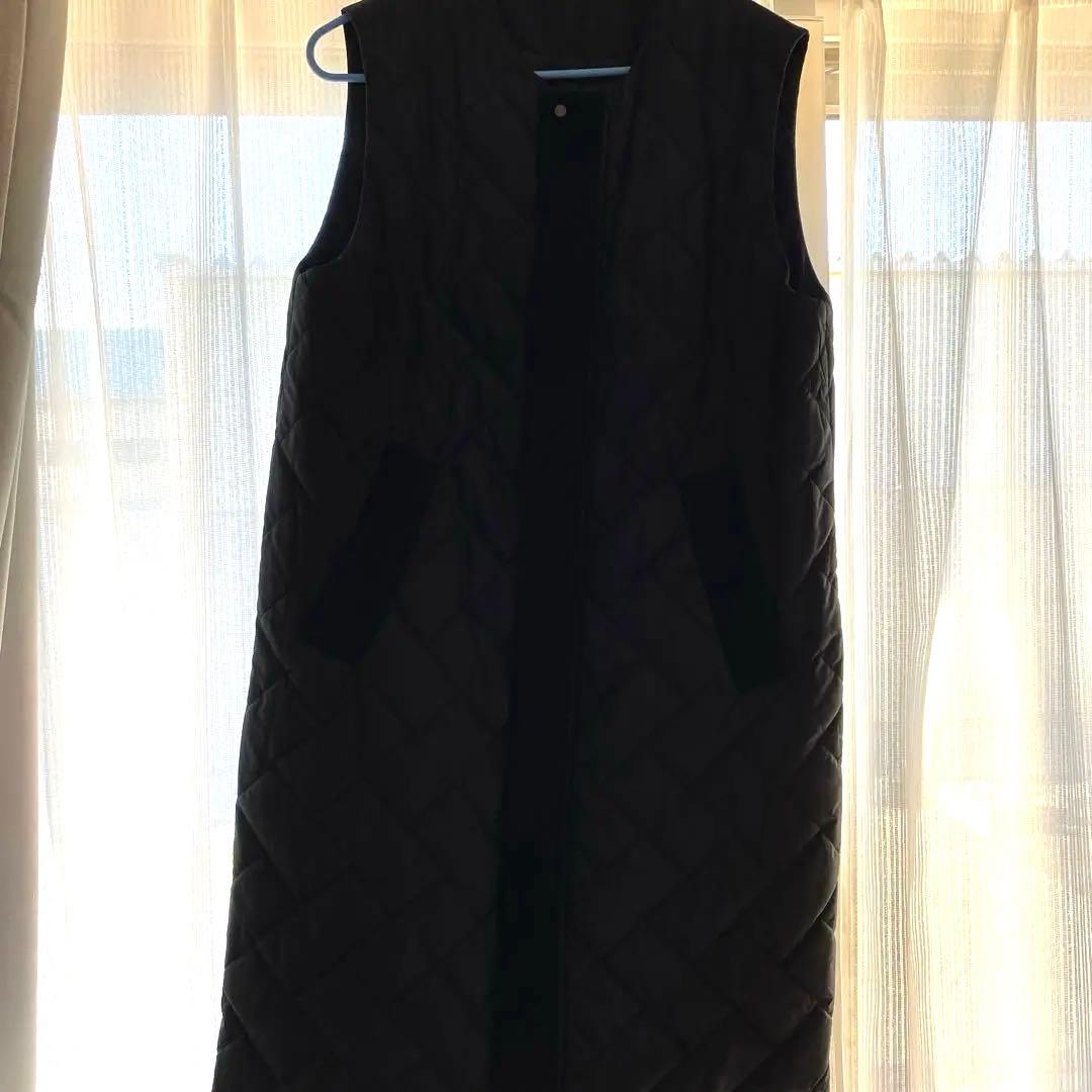 ブラック キルティング薄めダウンロングベスト 38 ほぼ未使用