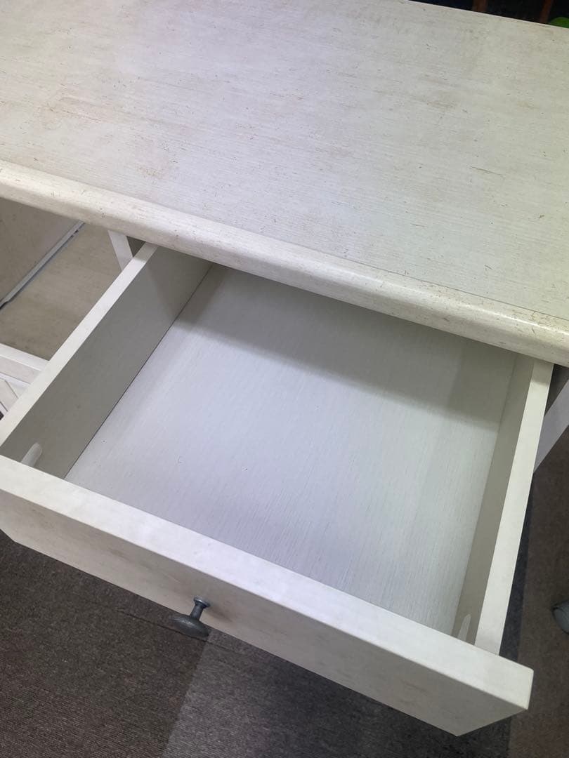 ニトリ　ホワイト収納キャビネット