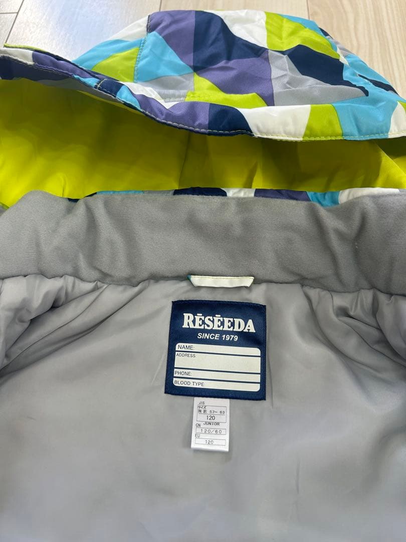 オンヨネ/RESEEDAの子ども用スキーウェア 幾何学模様