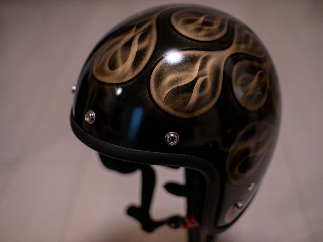 新品未使用　スモール　ジェット　ヘルメット 黒ゴールドフレア