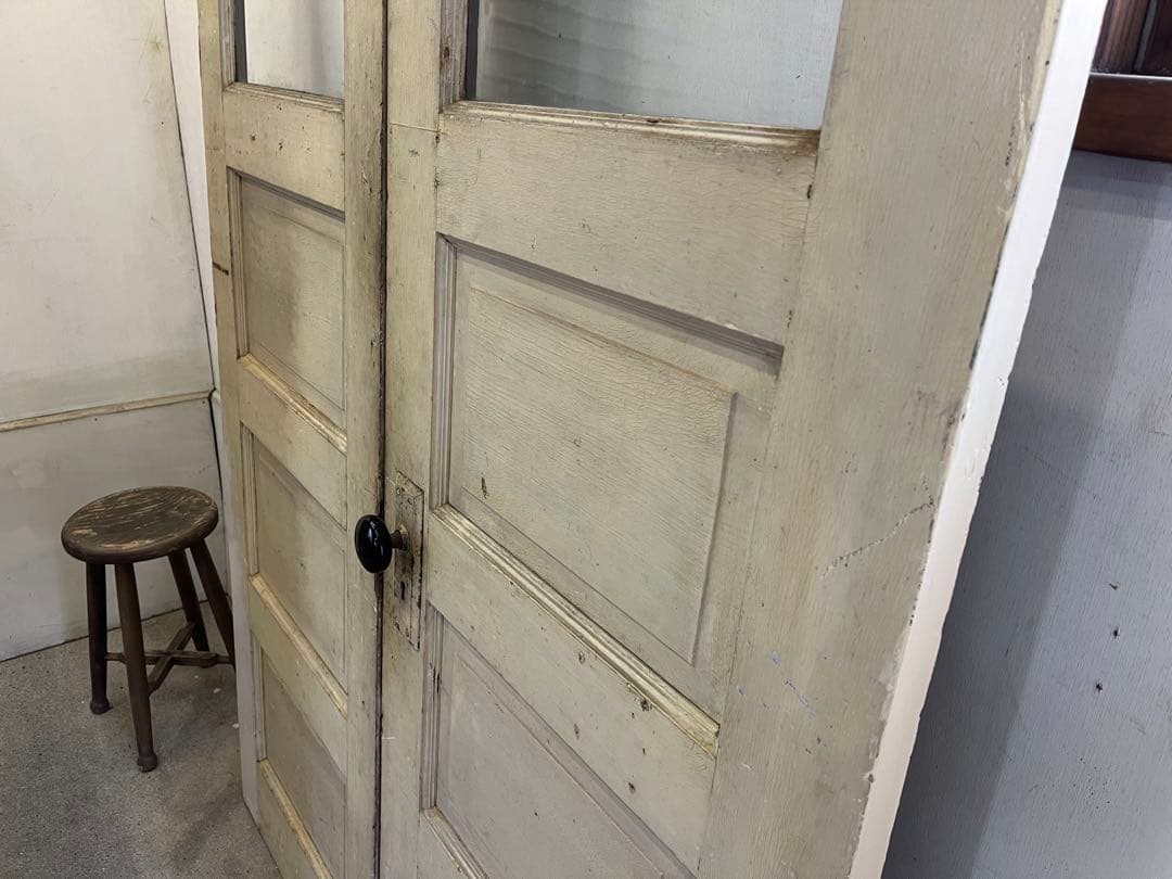 日本製アンティーク両開き木製ドア ゆらゆらガラス 洋館 観音開き