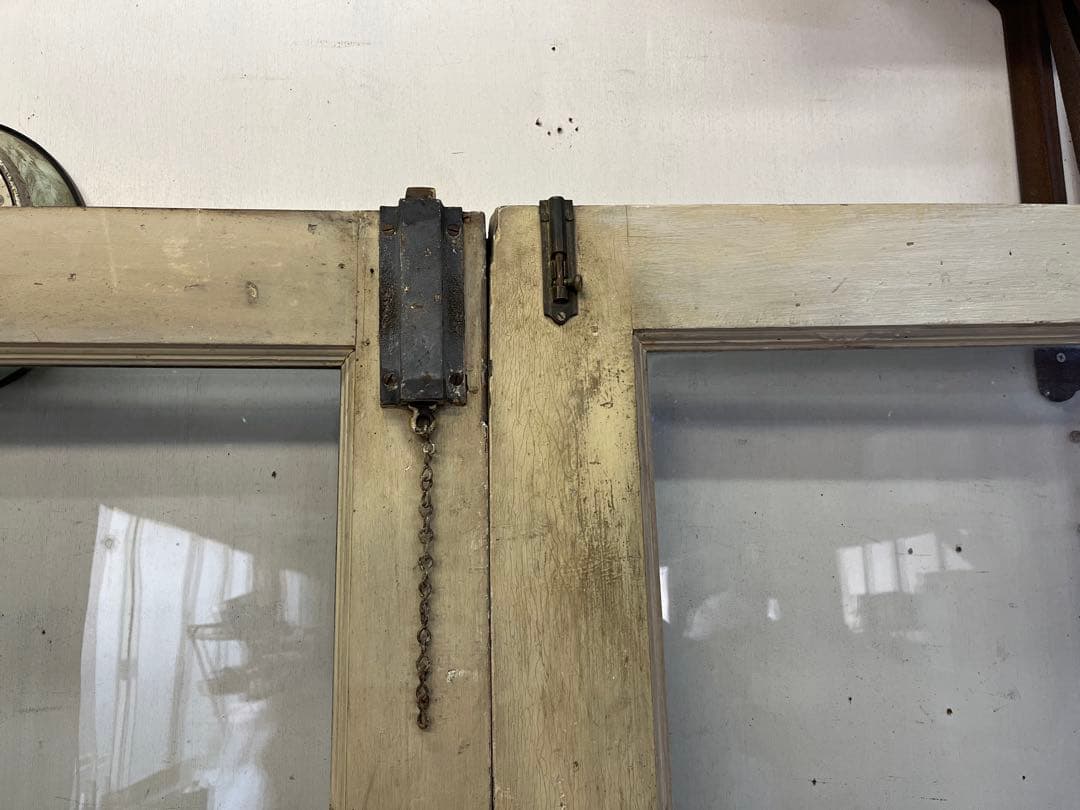 日本製アンティーク両開き木製ドア ゆらゆらガラス 洋館 観音開き