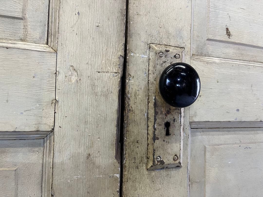 日本製アンティーク両開き木製ドア ゆらゆらガラス 洋館 観音開き