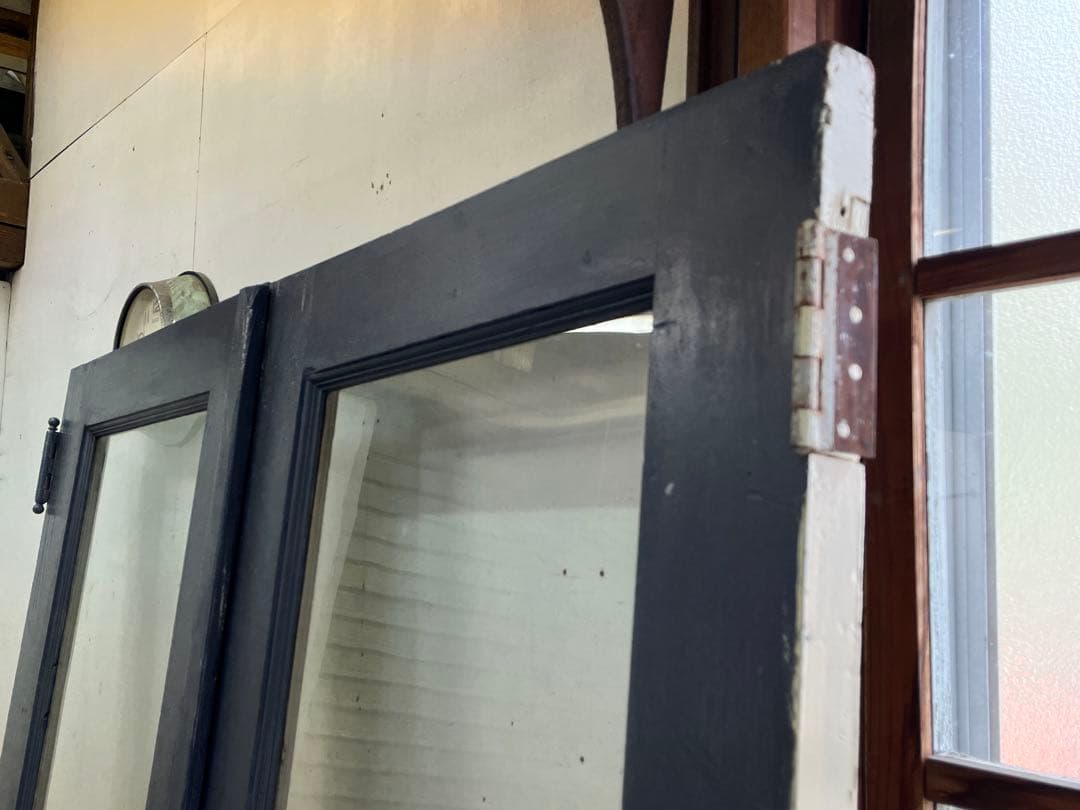 日本製アンティーク両開き木製ドア ゆらゆらガラス 洋館 観音開き