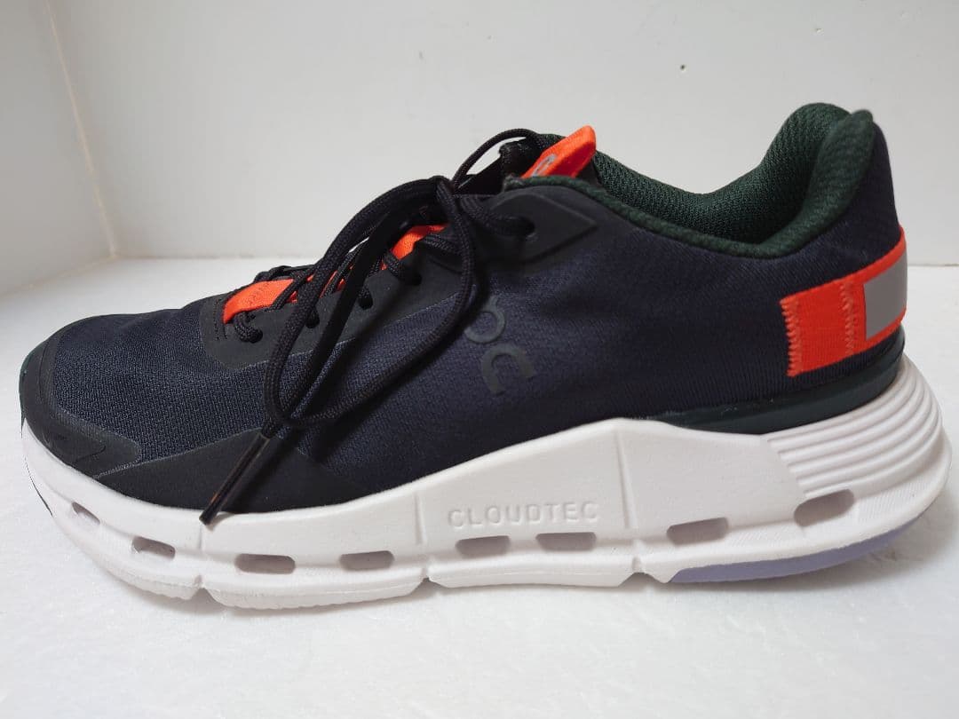 [超美品]onオンレディーススニーカー　22,5cm