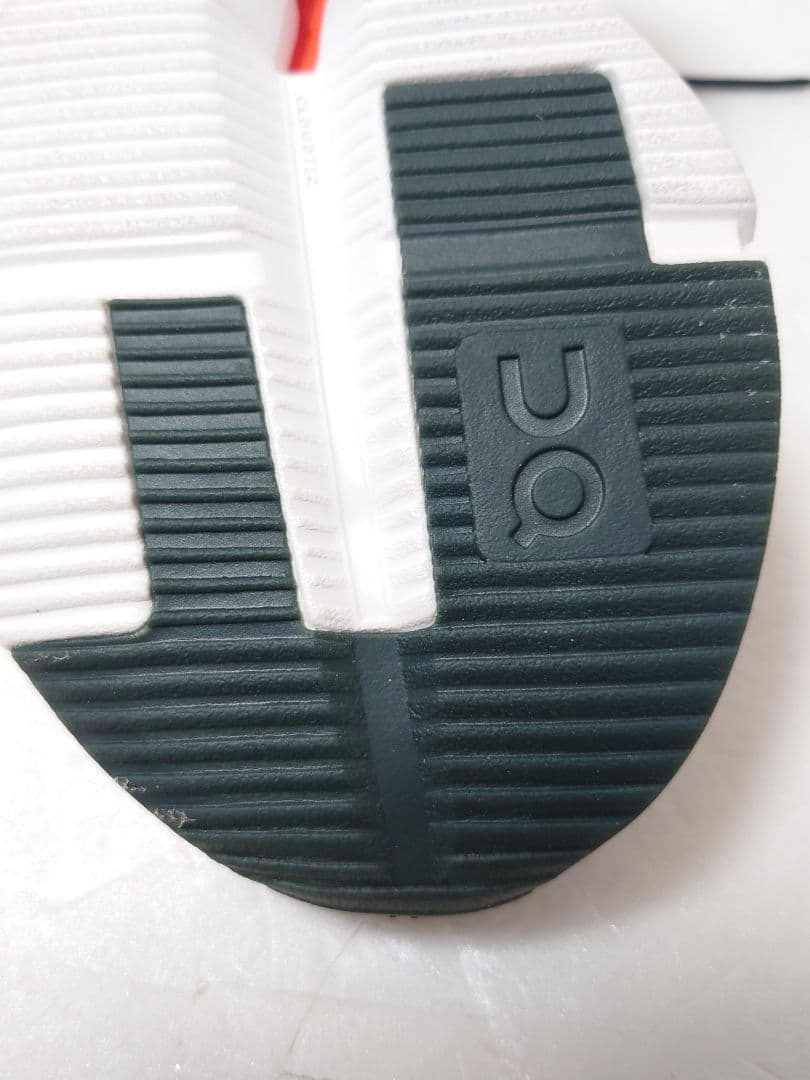 [超美品]onオンレディーススニーカー　22,5cm