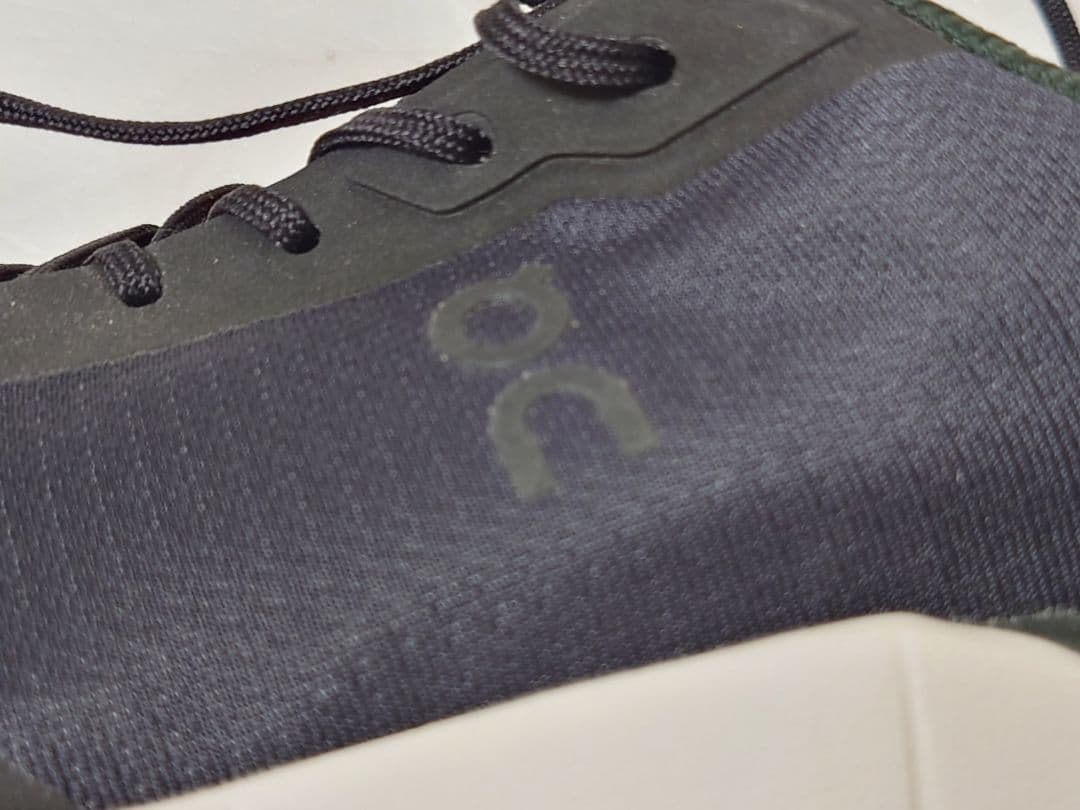 [超美品]onオンレディーススニーカー　22,5cm