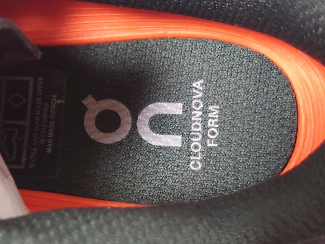 [超美品]onオンレディーススニーカー　22,5cm