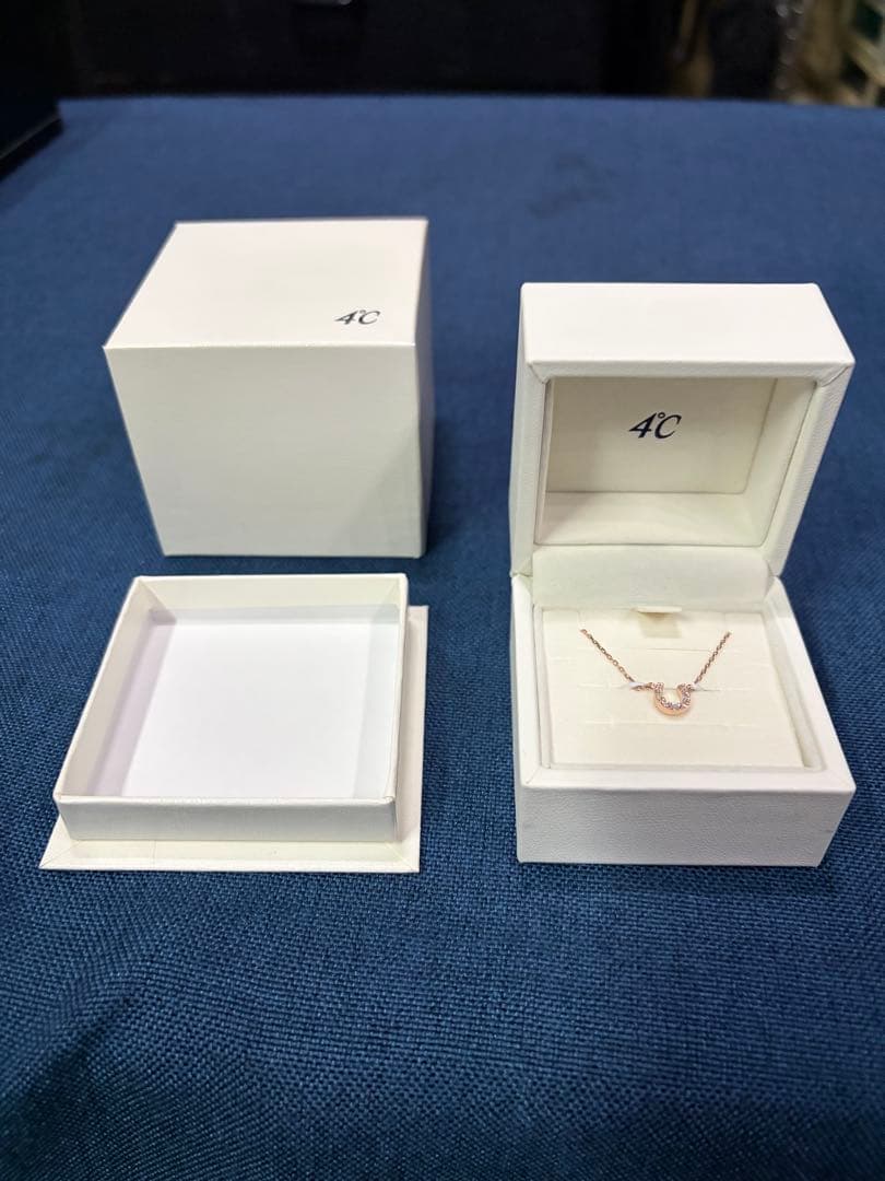 【期間限定販売品】　4℃ ホースシューモチーフ ネックレス