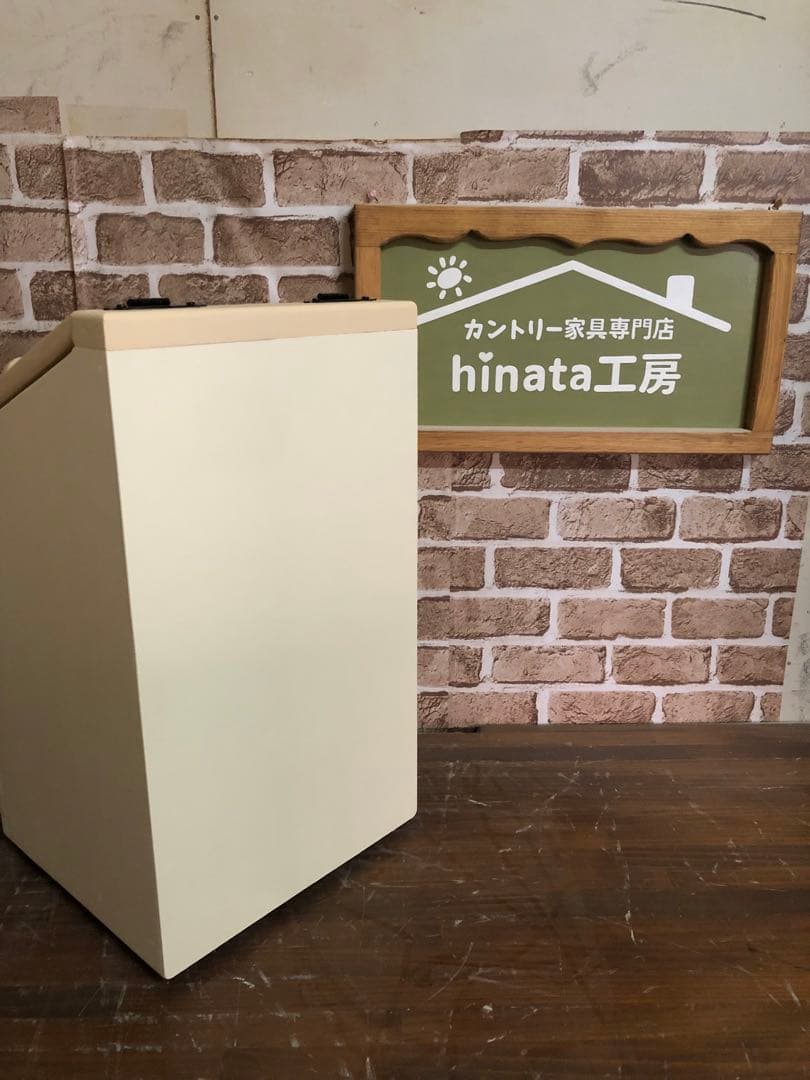 クリームシチューアンティークホワイトキャビネット引き出し付き