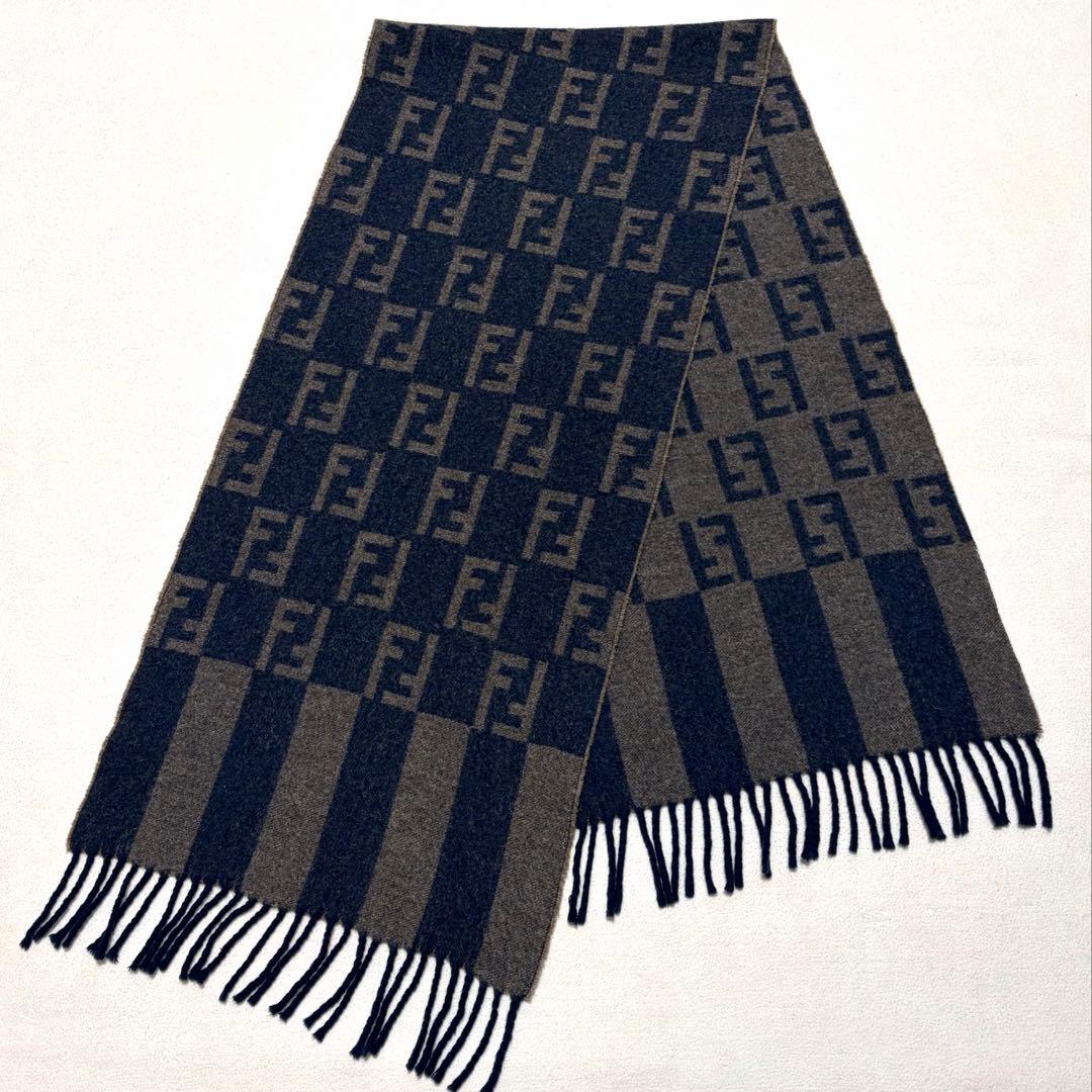 フェンディ　マフラー　ズッカ柄 リバーシブル　紺　グレー　ウール　ユニセックス