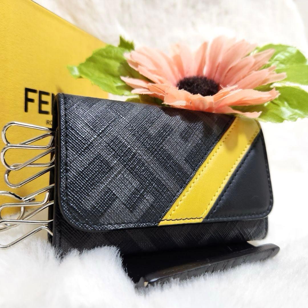 ✨極美品　付属品完備✨フェンディ　キーケース　6連　バイカラー　人気デザイン