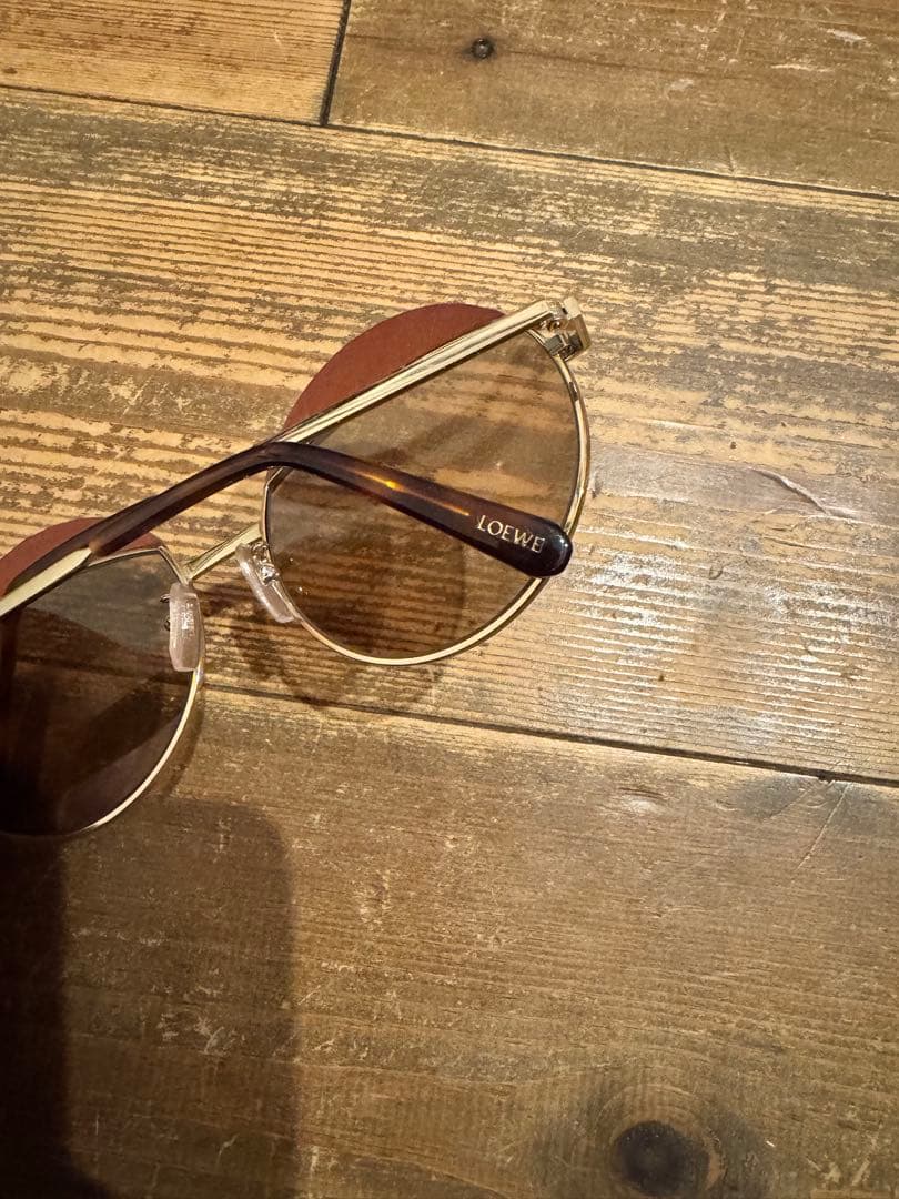 【未使用品】LOEWE ゴールド レザー ラウンドサングラス